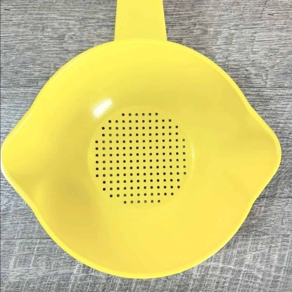 Vintage Tupperware strainer yellow plastic Retro kitchen cottagecore Colander‎